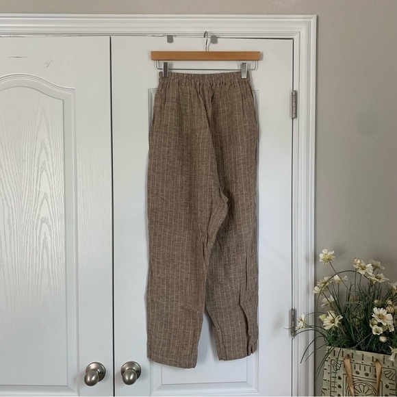 Gallego Desportes | Tapered Trouser in Natural Pinstripe - Linen Pants - Picture 10 of 10